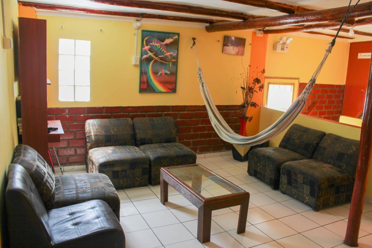 Andes Hostel Huaraz  Exteriör bild