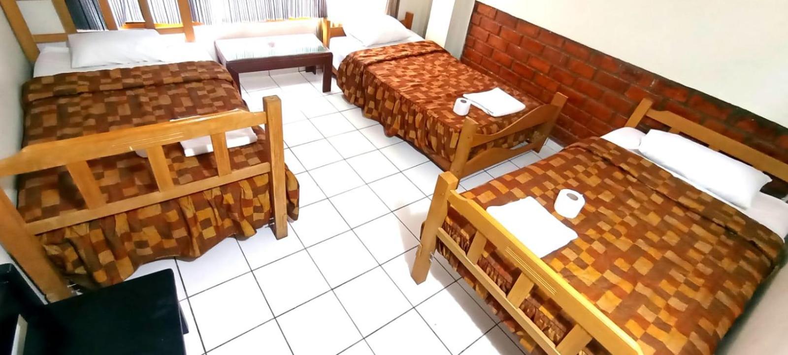 Andes Hostel Huaraz  Exteriör bild